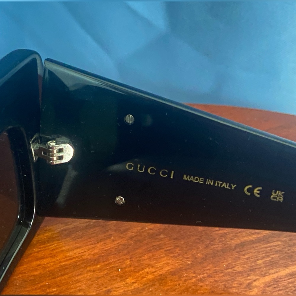 Gucci GG18425 Acetate Sunglasses - Picture 3 of 6